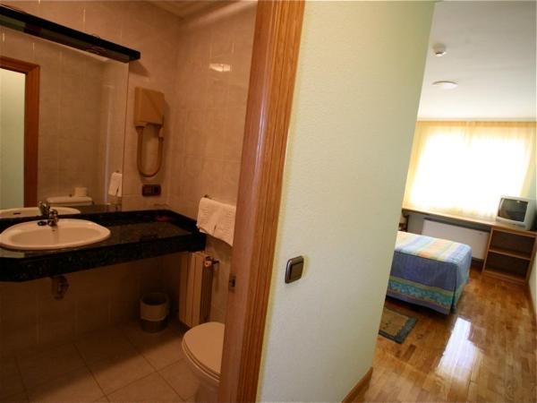 Hotel El Alfoz de Burgos Villagonzalo Pedernales Habitación foto